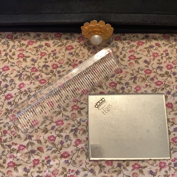 VINTAGE LEWIS BLACK SATIN CLUTCH HANDBAG/GOLD-PEARL JEWELED CLASP:ACCESSORIES - Picture 8 of 9